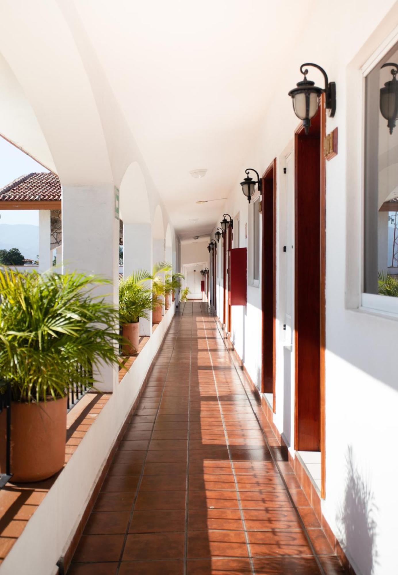 Hotel Maria Isabel Colima Exterior foto